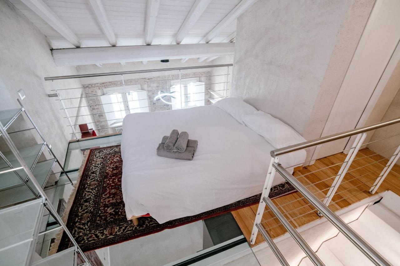 House Of Glass Cathedral View - The House Of Travelers Como Exterior photo